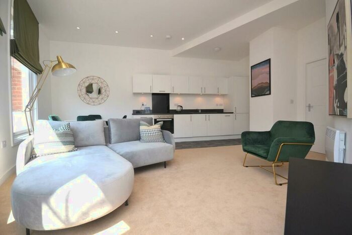 2 Bedroom Apartment To Rent In High Street, Reading, RG1
