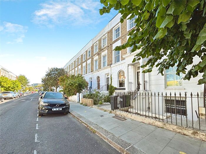 3 Bedroom Flat To Rent In Stanlake Road, London, W12