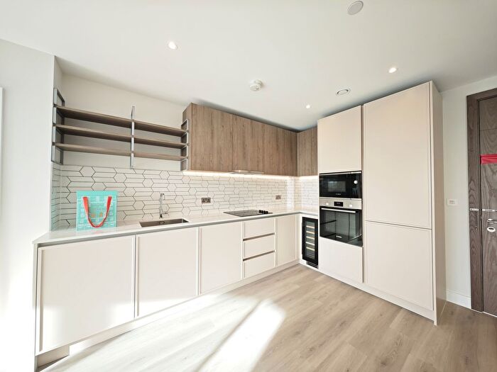 2 Bedroom Flat To Rent In Bufton House, Astell Road, Blackheath, SE3