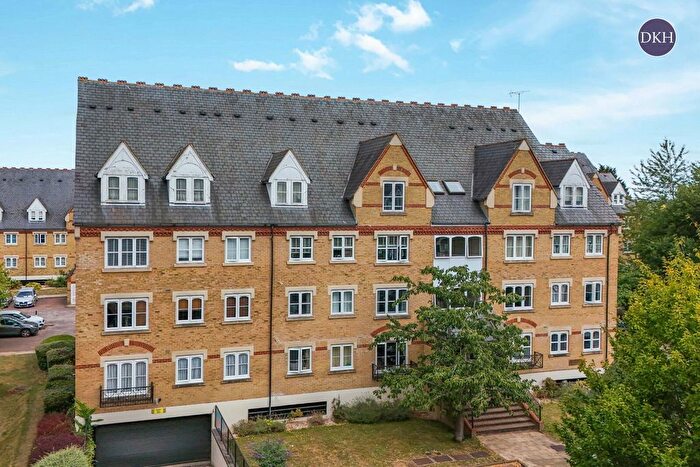 1 Bedroom Flat To Rent In Badminton House, Anglian Close, Watford, Hertfordshire, WD24