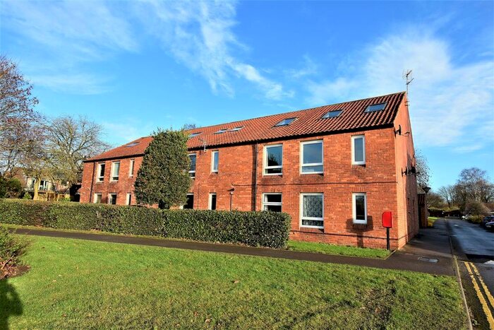 Studio To Rent In Peel Close, Heslington, York, YO10