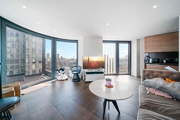 2 Bedroom Apartment To Rent In Chronicle Tower, City Road, London, EC1V