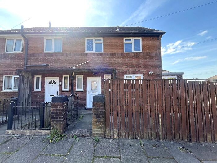 3 Bedroom Semi-Detached House To Rent In Nevis Grove, Bolton, BL1