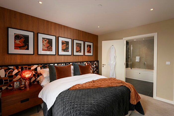 2 Bedroom Flat For Sale In Mary Neuner Road, London, N8