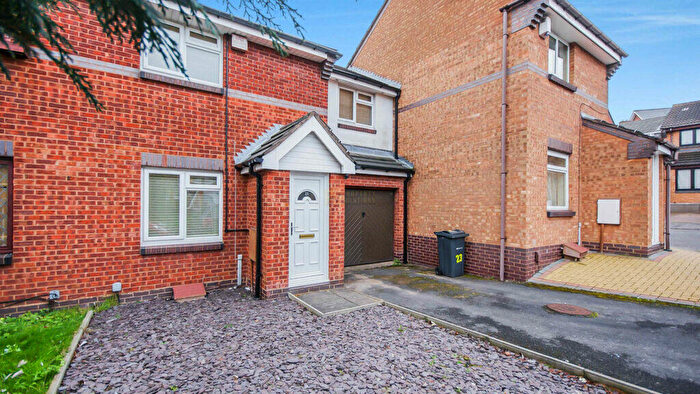4 Bedroom Terraced House To Rent In Gray Street, Birmingham, B9
