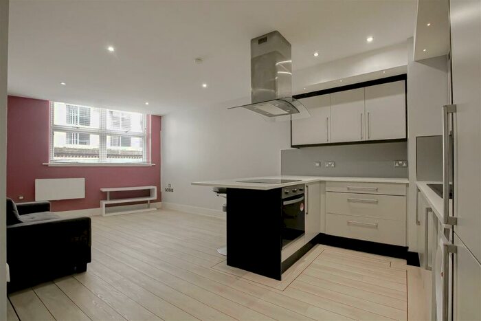 2 Bedroom Apartment To Rent In St. Anns Square, Manchester, M2