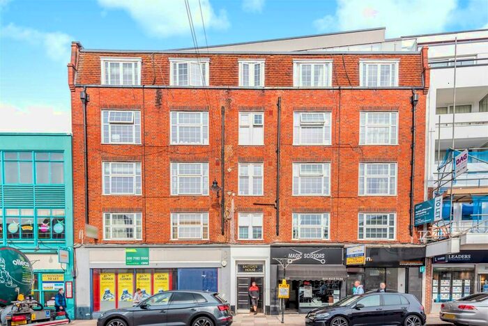 Flat To Rent In High Street, Guildford, GU1