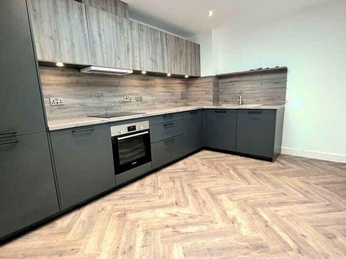 2 Bedroom Apartment To Rent In Heaton House, B1