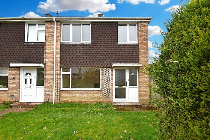 3 Bedroom End Of Terrace House For Sale In Beeson Close, Little Paxton, PE19