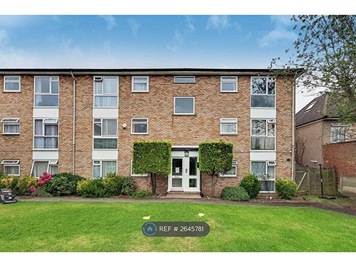 2 Bedroom Flat To Rent In Nigel Close, Northolt, UB5