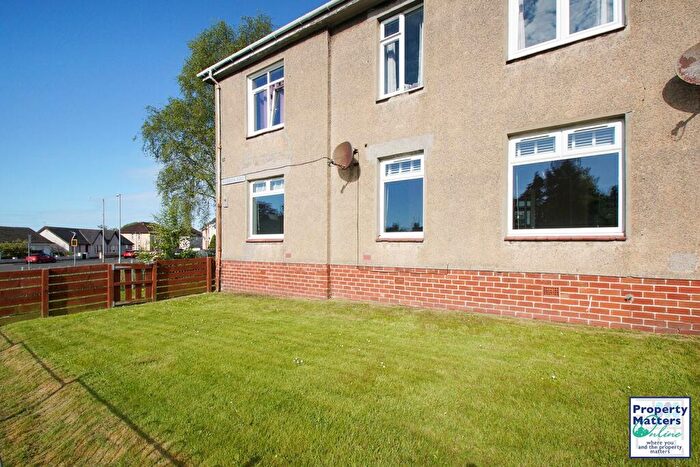 3 Bedroom Flat To Rent In Woodbank Road, Crosshouse, KA2