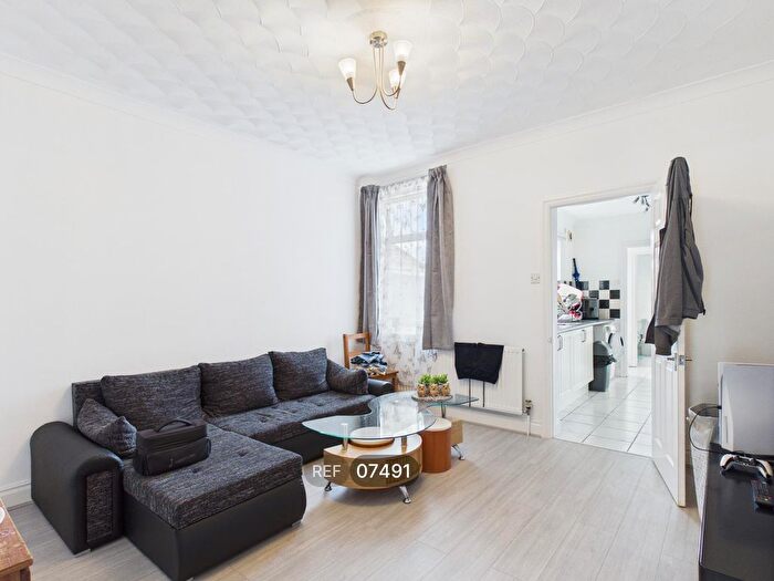 3 Bedroom End Of Terrace House To Rent In St. Pauls Road, Peterborough, PE1