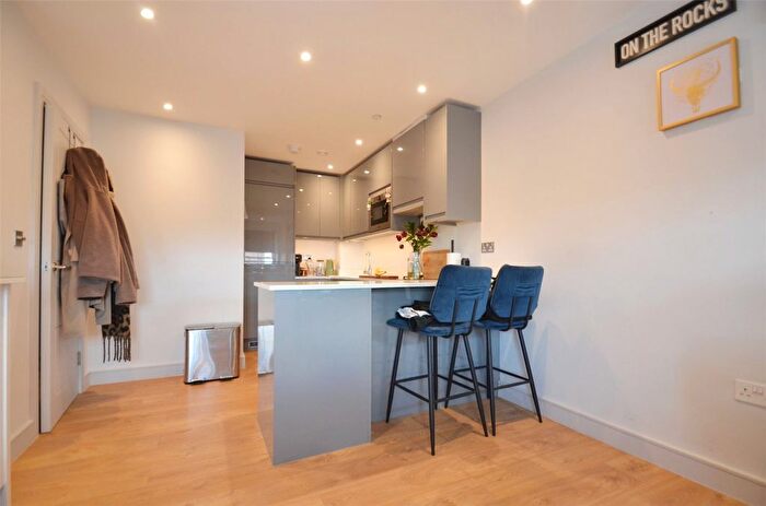 1 Bedroom Flat To Rent In Benhill Avenue, Sutton, SM1