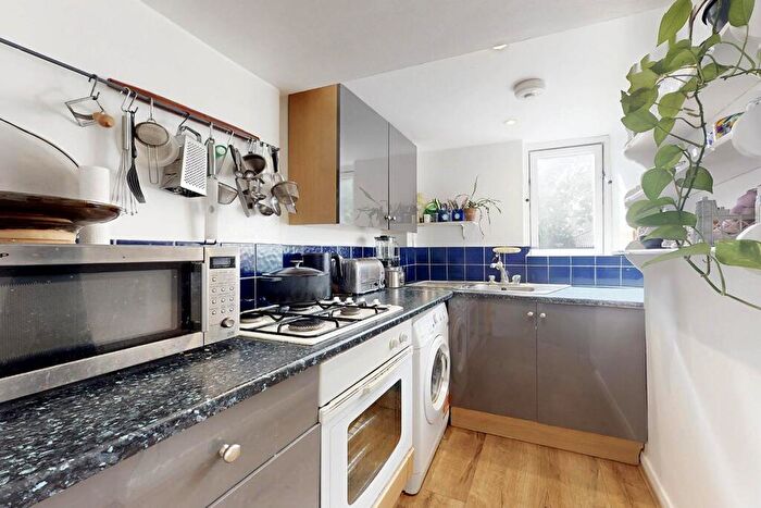 1 Bedroom Flat To Rent In Woodstock Road, Stroud Green, N4