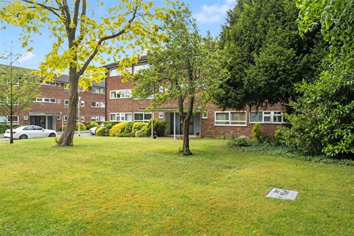 2 Bedroom Flat For Sale In London Road, Guildford, GU1