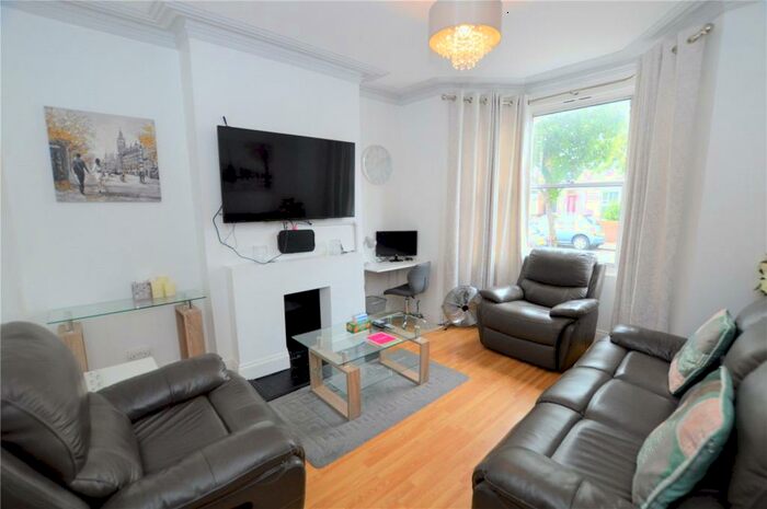 1 Bedroom Apartment To Rent In Holmewood Road, London, SE25
