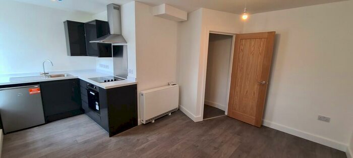 1 Bedroom Flat To Rent In - High Street, SO14
