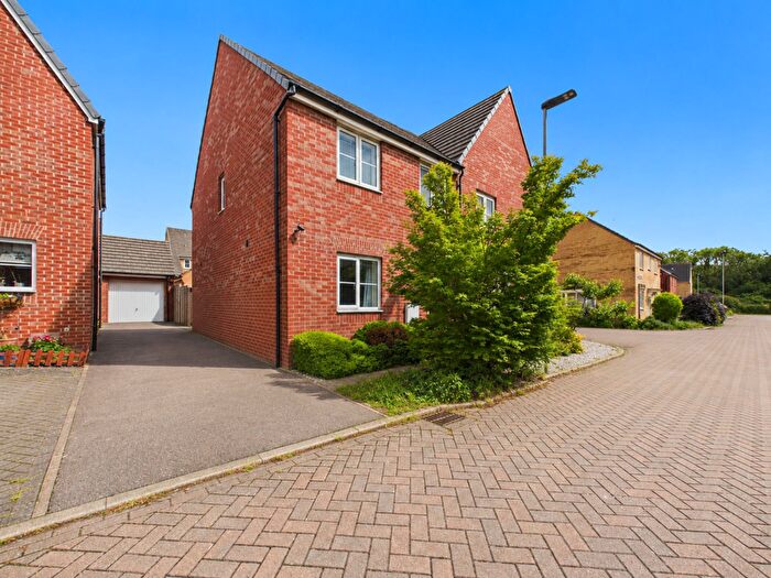 3 Bedroom Semi Detached House For Sale In Lander Crescent, Peterborough, PE7