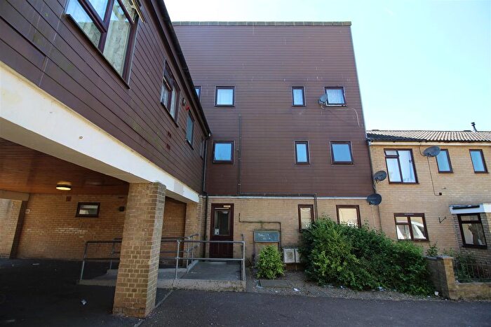 1 Bedroom Flat To Rent In Taylifers, Harlow, CM19