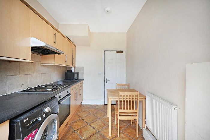 3 Bedroom Semi Detached House For Sale In Downhills Way, London, N17