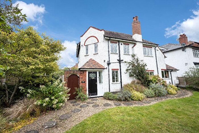 3 Bedroom Detached House For Sale In Norton Road, Stourbridge, DY8