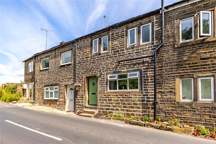 2 Bedroom Terraced House For Sale In Blackmoorfoot, Linthwaite, Huddersfield, HD7