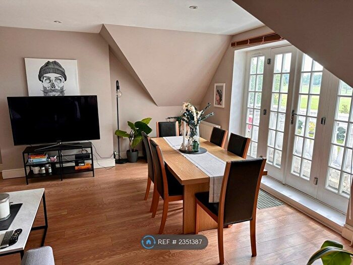 2 Bedroom Flat To Rent In Streatham Common North, London, SW16