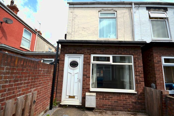 2 Bedroom Terraced House To Rent In Carisbrooke Avenue, Hull, HU8