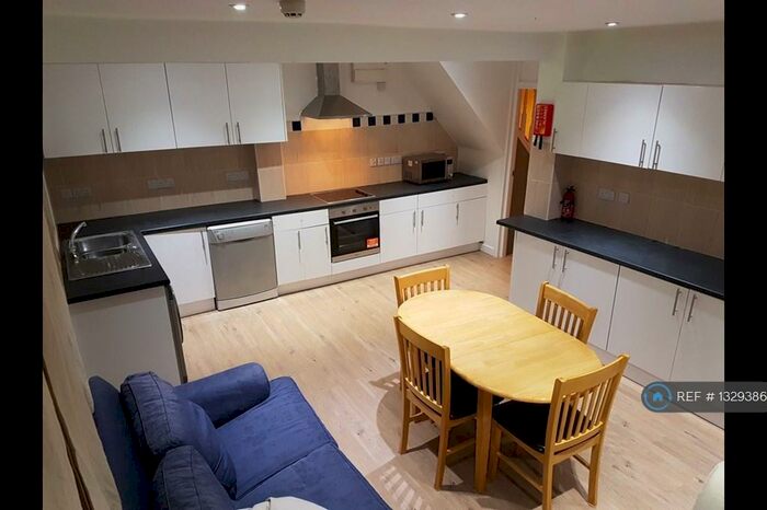 4 Bedroom Terraced House To Rent In Fletchamstead Highway, Coventry, CV4