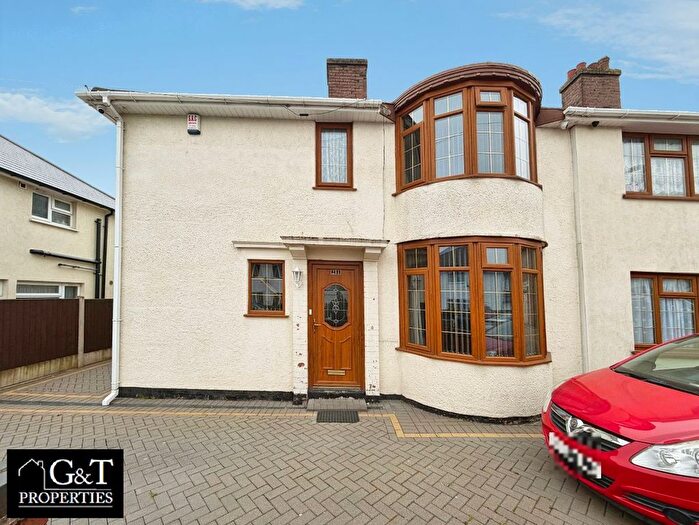 3 Bedroom Semi-detached House To Rent In Tanfield Road, Dudley, DY2
