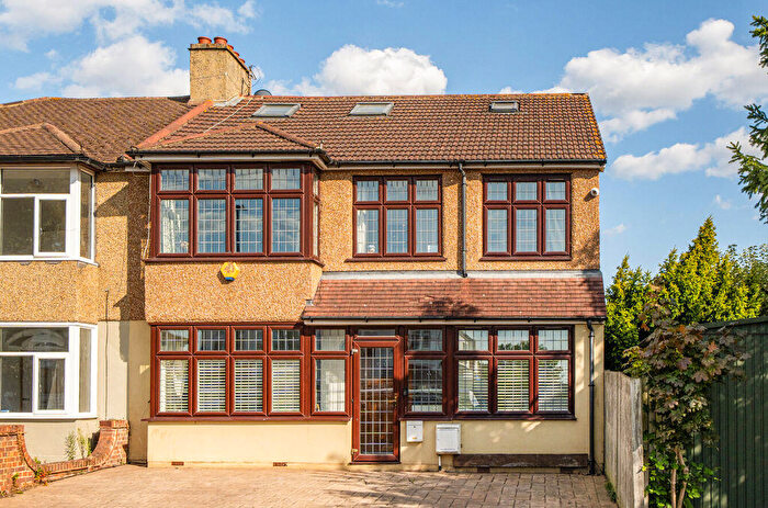 5 Bedroom Semi-Detached House For Sale In Thaxted Road, New Eltham, SE9
