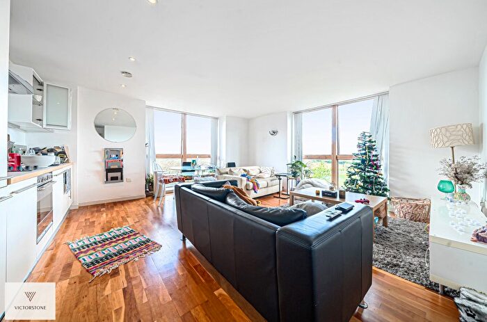 2 Bedroom Flat To Rent In Gainsborough Studios South, Poole Street, London, N1