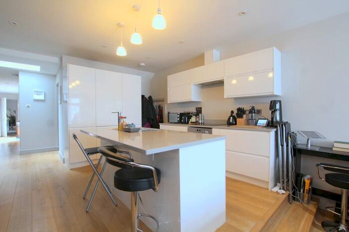 2 Bedroom Flat To Rent In Danemere Street, London, SW15