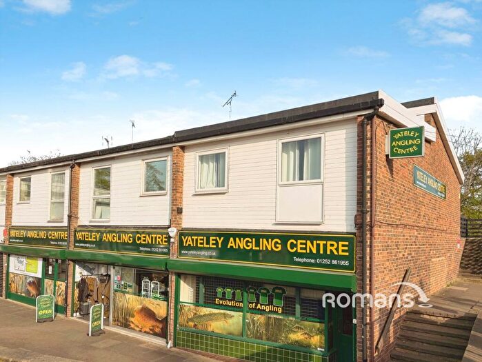 2 Bedroom Apartment For Sale In The Parade, Yateley, Hampshire, GU46