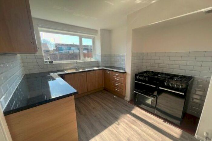 3 Bedroom Semi-Detached House To Rent In Camwood Crescent, Lincoln, LN6