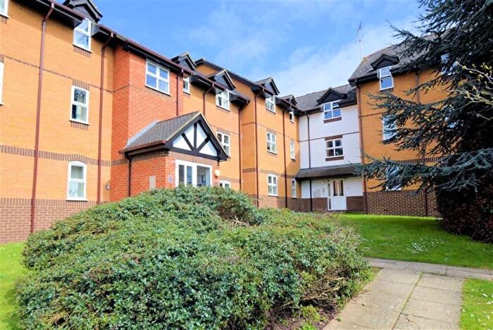 2 Bedroom Flat To Rent In Waller Court, Caversham, Reading, RG4