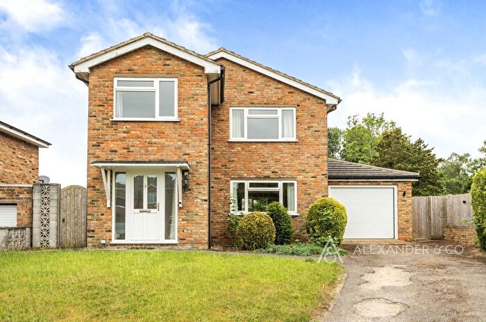 4 Bedroom Detached House For Sale In Old Manor Close, Whaddon, Milton Keynes, MK17