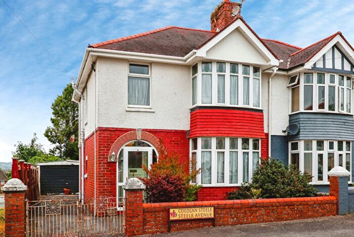 3 Bedroom Semi-Detached House For Sale In Steele Avenue, Carmarthen, Carmarthenshire, SA31