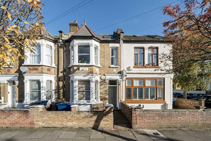 2 Bedroom Flat To Rent In Kingswood Road, Chiswick, W4