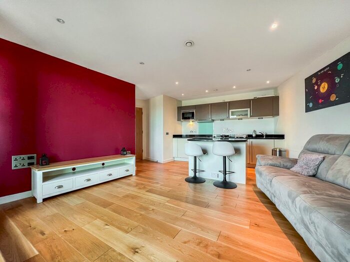 1 Bedroom Flat To Rent In Candle House, Wharf Approach, Leeds City Centre, LS1