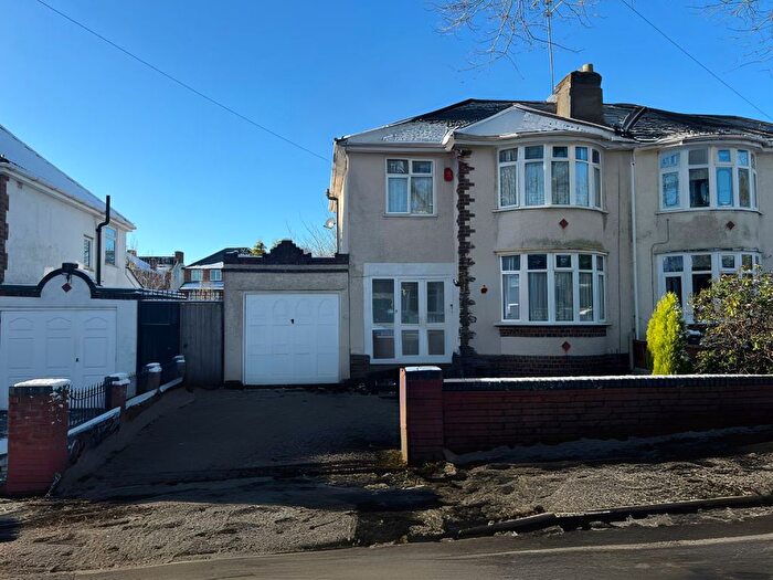 3 Bedroom Semi Detached House For Sale In Queens Road, Dudley, DY3