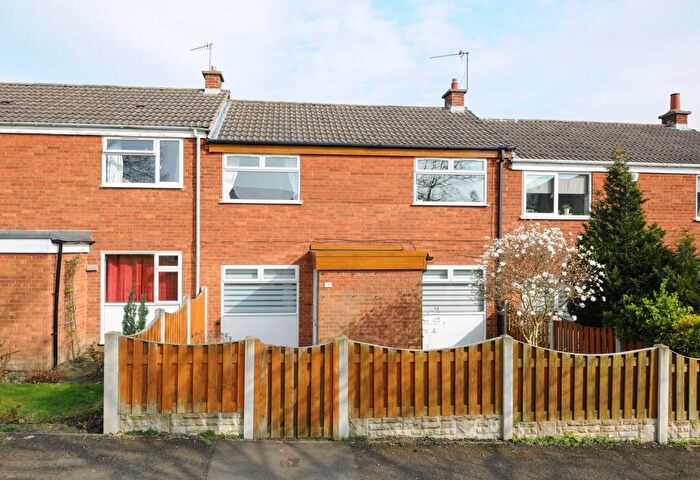 3 Bedroom Terraced House For Sale In Rodsley Close, Chesterfield, S40