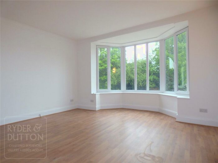 4 Bedroom Semi-Detached House To Rent In Thornham New Road, Castleton, Rochdale, OL11