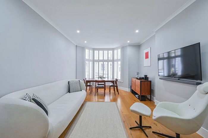 2 Bedroom Flat For Sale In Cheniston Gardens, High Street Kensington, London, W8