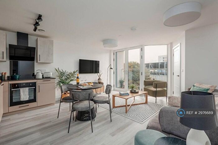 2 Bedroom Flat To Rent In The Sloop, Poole, BH14