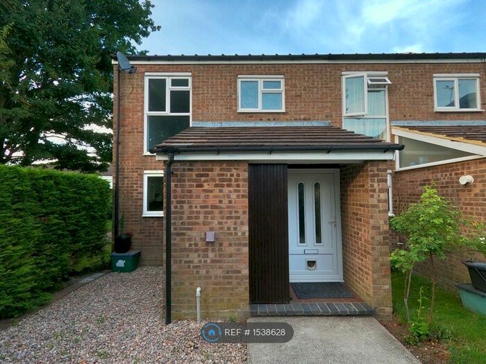 3 Bedroom Semi-Detached House To Rent In Charlwood, Croydon, CR0
