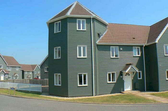 4 Bedroom Semi-Detached House To Rent In Wiltshire Crescent, The Wiltshire Leisure Village SN4