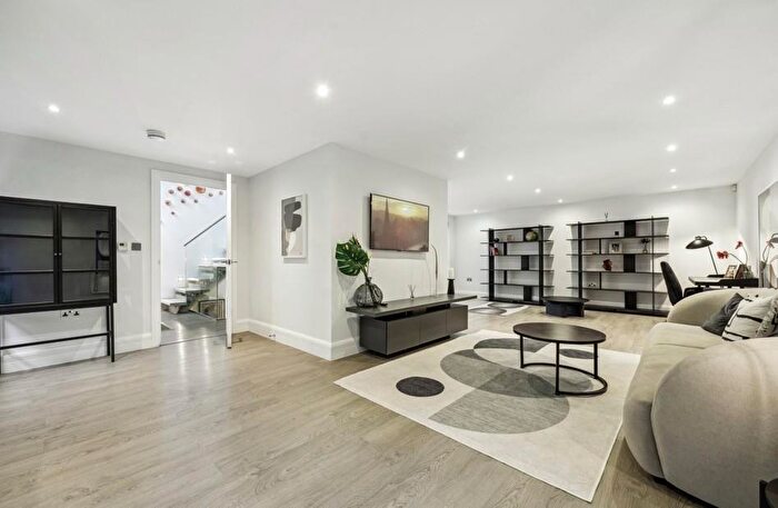 3 Bedroom Terraced House For Sale In Whittlebury Mews East, Primrose Hill, London, NW1