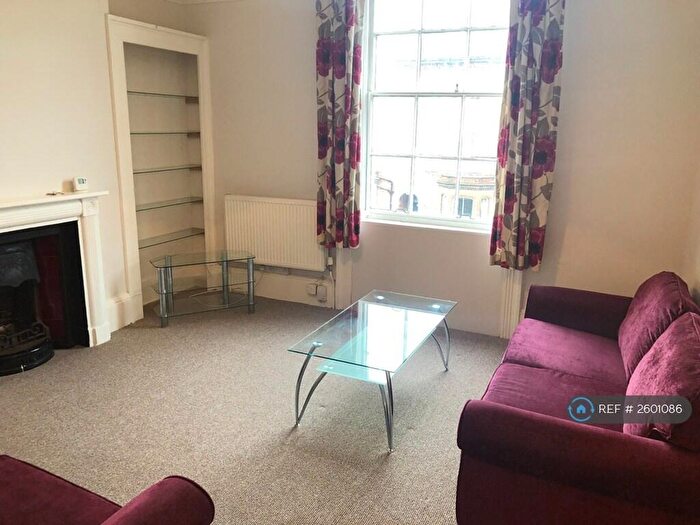 1 Bedroom Flat To Rent In Russell Street, Reading, RG1