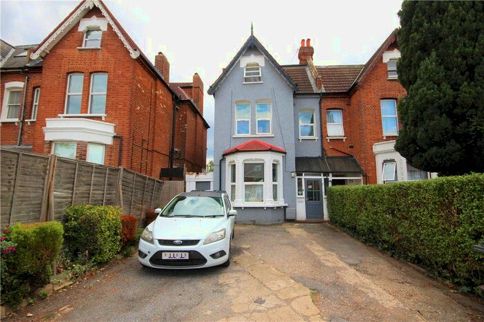 1 Bedroom Flat To Rent In Baldry Gardens, London, SW16